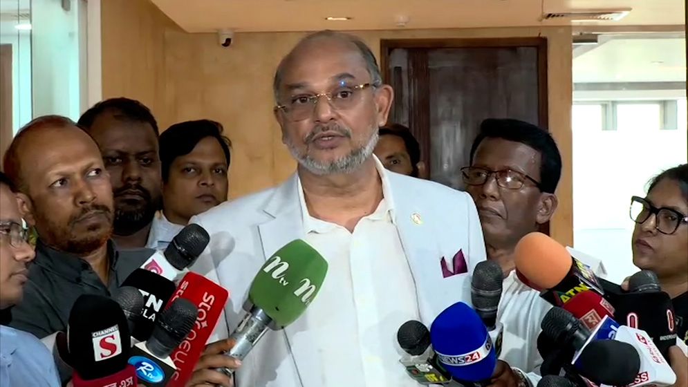 যুক্তরাষ্ট্রের সঙ্গে বাণিজ্য চুক্তিতে শ্রদ্ধাবোধ থাকা প্রয়োজন : অর্থ উপদেষ্টা